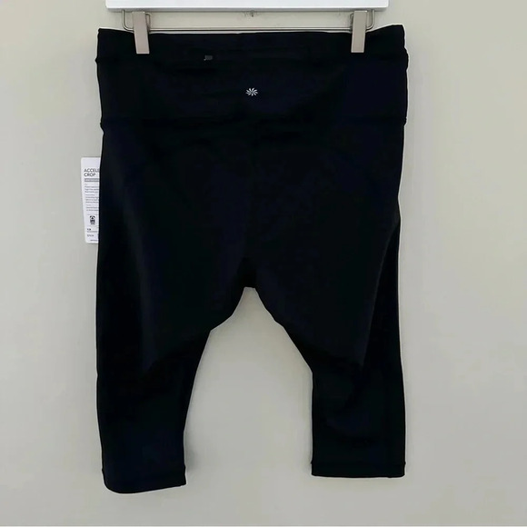 NWT Plus Size Athleta Accelerate Crop Leggings Size 1X‎ - Picture 3 of 8